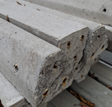 Stup betonski  2,30 6,5x6,5