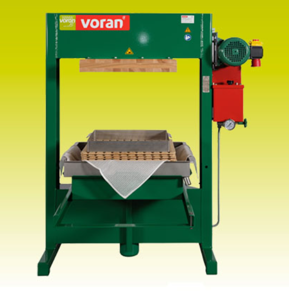1113-00-000 Hidraulična preša Voran 100P1 300 kg/h sa kliznim košem