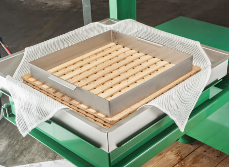 1113-00-000 Hidraulična preša Voran 100P1 300 kg/h sa kliznim košem